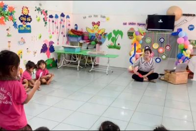 Tiết dạy chuyên đề. Khối Chồi: Khám phá xã hội ” Nhận biết cảm xúc của bé”; khối Lá: Thể dục ” Bò chui qua ống”