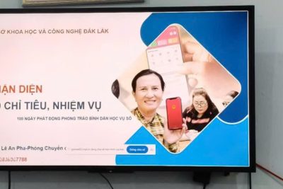 Ngày 20/8 CBGV tham gia tập huấn hướng dẫn nhận diện các nhiệm vụ triển khai 100  ngày cao điểm thực hiện phong trào “Bình dân học vụ số”