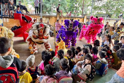 Chiều ngày mồng 05/10/2025 (nhằm ngày 14/08 Âm lịch năm Ất Tỵ) Trường Mẫu giáo Búp Sen Hồng- Phân hiệu Buôn Pon, phường Cư Bao, tỉnh Đắk Lắk  được nhận các phần quà yêu thương, múa lân từ Chùa Phổ Tế